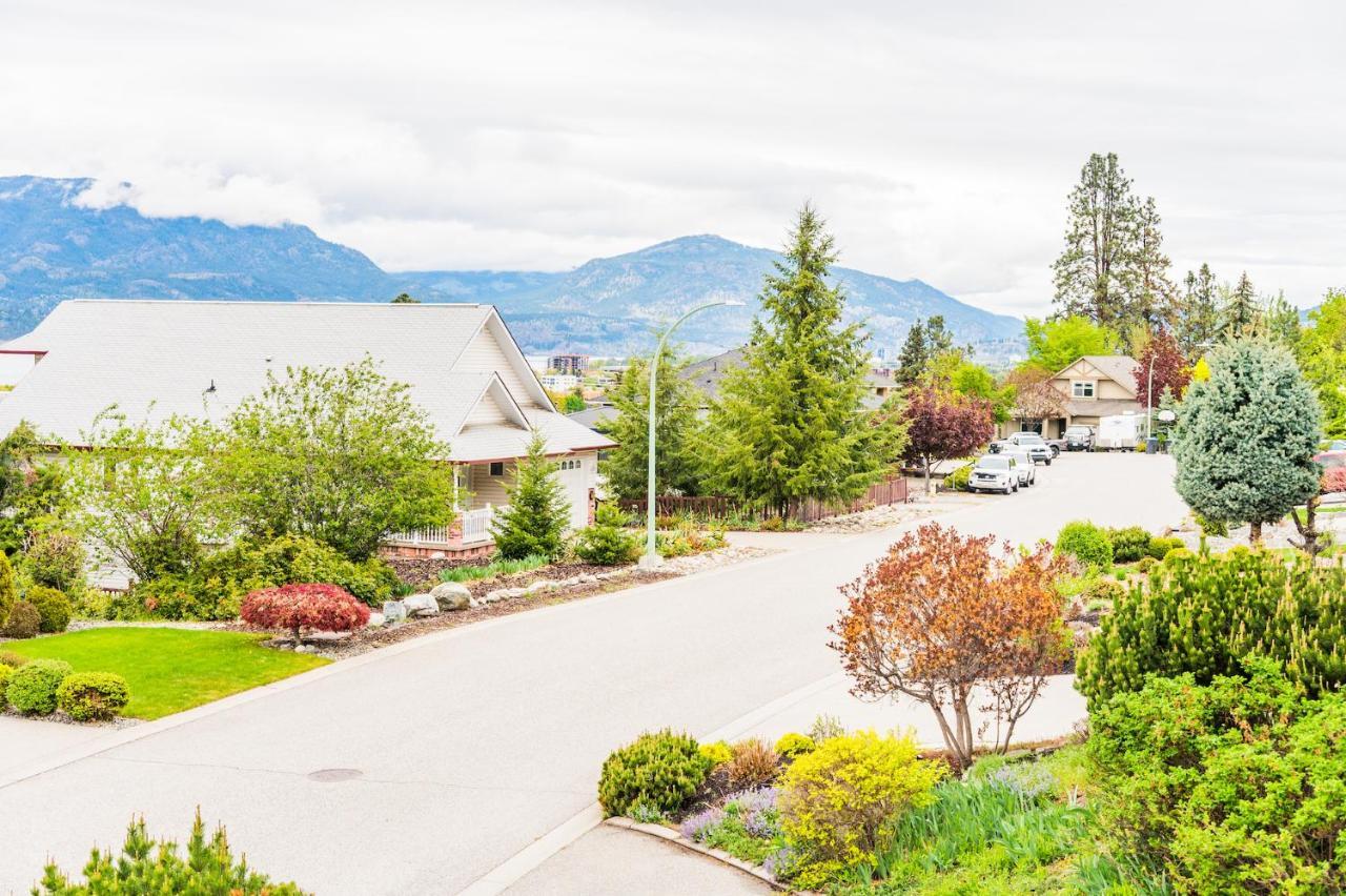 Cozy 5Bd House In North Mission Crawford Villa Kelowna Exterior photo