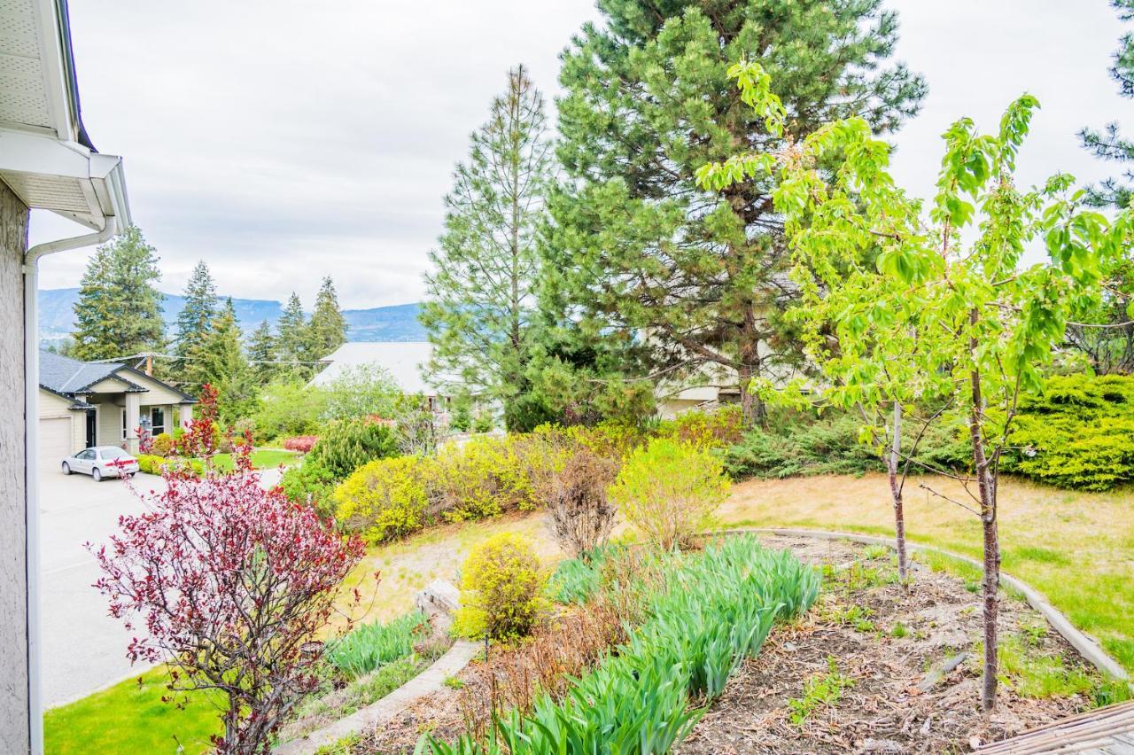 Cozy 5Bd House In North Mission Crawford Villa Kelowna Exterior photo