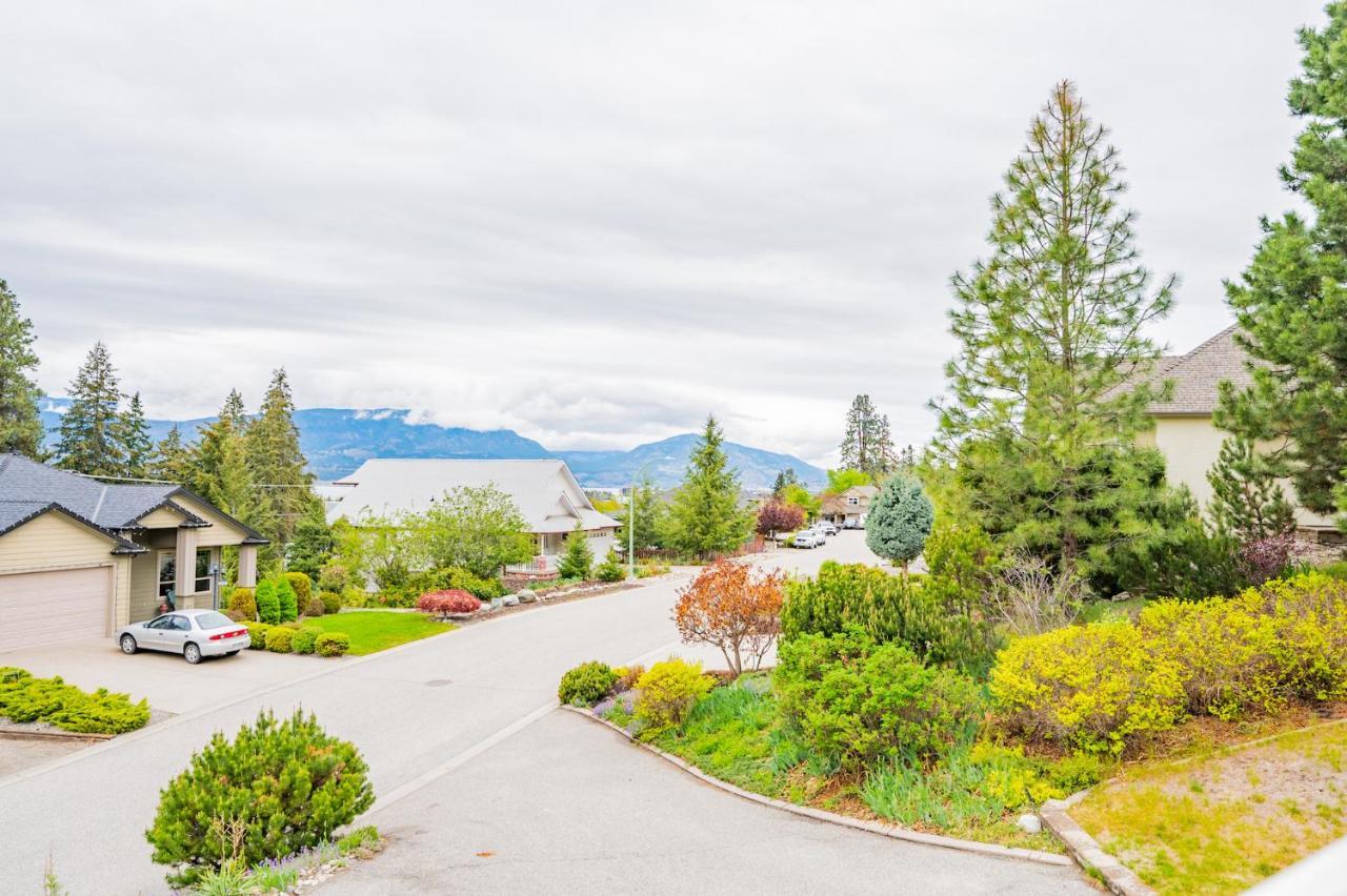 Cozy 5Bd House In North Mission Crawford Villa Kelowna Exterior photo